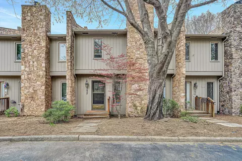3432 Stonehenge Sq, Roanoke, VA 24018