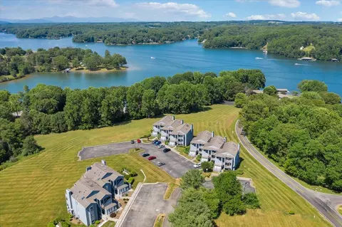 114 Waterside Cir #B-6, Moneta, VA 24121