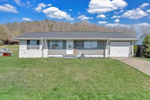 1332 S Crawford Ave, Covington, VA 24426