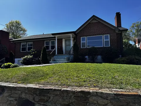 2704 Northview Dr SW, Roanoke, VA 24015