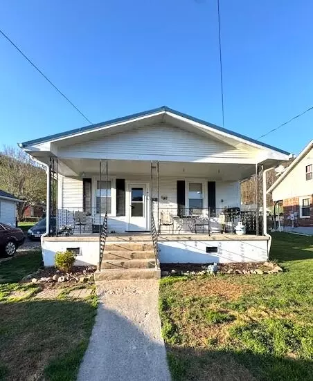 1416 W Jackson St, Covington, VA 24426