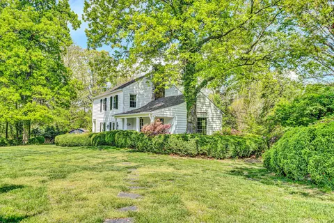 508 Crestland Dr, Roanoke, VA 24019