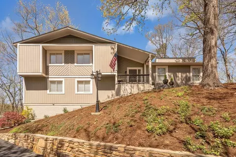 5936 Lakemont Dr, Roanoke, VA 24018