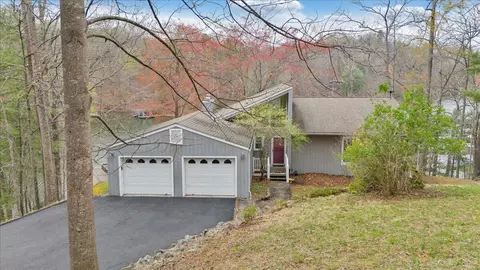 106 Edgewater Ct, Goodview, VA 24095