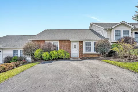 140 Jennifer St SE, Christiansburg, VA 24073