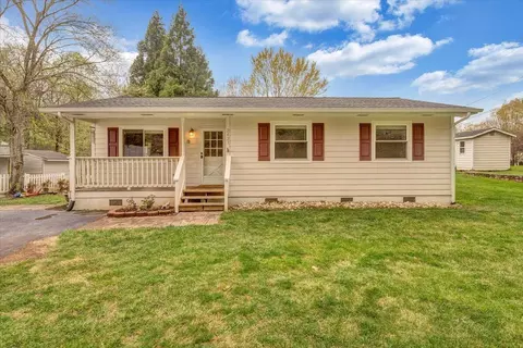 2421 Franklin St, Salem, VA 24153
