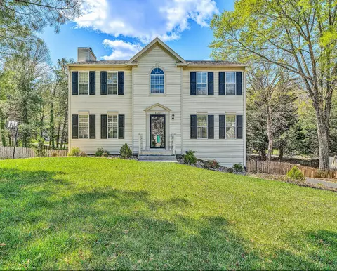 4664 Whipplewood Ct, Roanoke, VA 24018