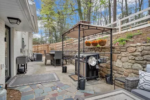 Exterior - 3522 Pinevale Rd, Roanoke, VA 24018 photo 11 of 30