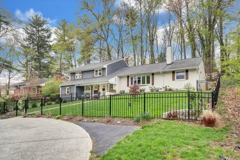 Exterior - 3522 Pinevale Rd, Roanoke, VA 24018 photo 29 of 30