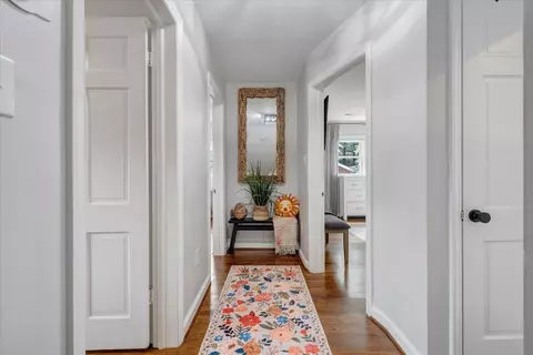 Entry Way - 3522 Pinevale Rd, Roanoke, VA 24018 photo 8 of 9