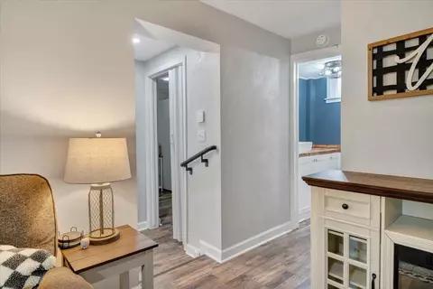 Entry Way - 3522 Pinevale Rd, Roanoke, VA 24018 photo 9 of 9