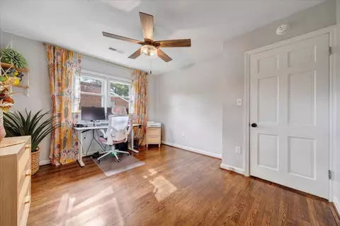 Bedroom - 3522 Pinevale Rd, Roanoke, VA 24018 photo 4 of 7