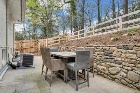 Exterior - 3522 Pinevale Rd, Roanoke, VA 24018 photo 13 of 30