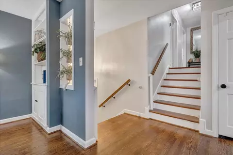 Entry Way - 3522 Pinevale Rd, Roanoke, VA 24018 photo 7 of 9