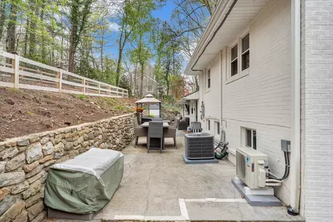 Exterior - 3522 Pinevale Rd, Roanoke, VA 24018 photo 15 of 30