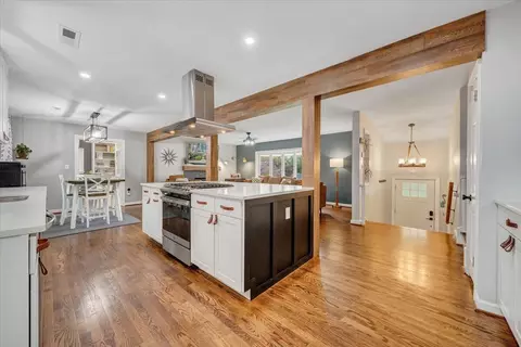 Kitchen - 3522 Pinevale Rd, Roanoke, VA 24018 photo 4 of 10