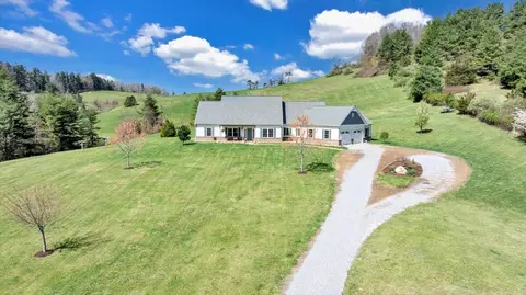 398 River Ridge Rd SE, Copper Hill, VA 24079
