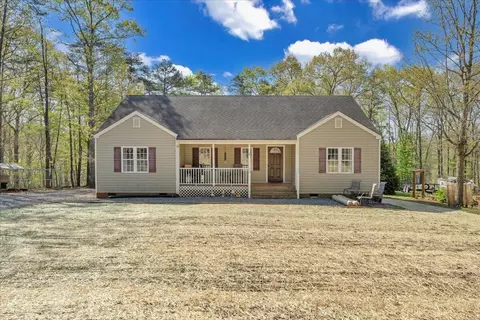 100 Old Post Rd, Moneta, VA 24121