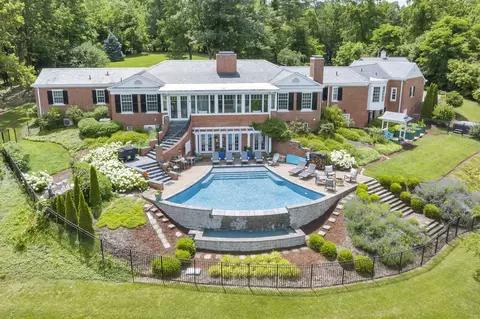 4134 Lake Dr SW, Roanoke, VA 24018