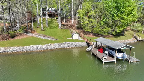 121 Briarcliff Dr, Moneta, VA 24121