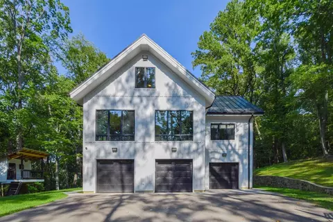 6980 Hidden Woods Dr, Roanoke, VA 24018