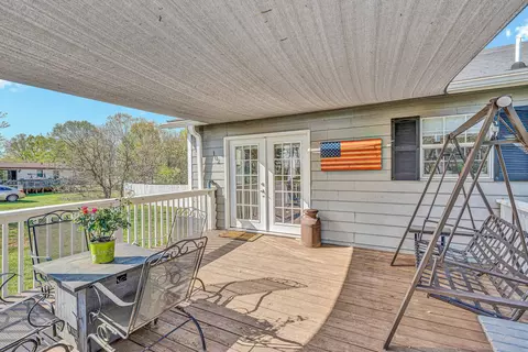 102 Lakeview Ct, Goodview, VA 24095