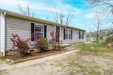 9249 Sweet Annie Dr SE, Copper Hill, VA 24079