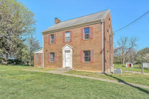 1112 Highland Rd, Salem, VA 24153