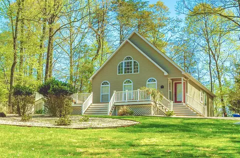 257 Pine Knob Cir, Moneta, VA 24121