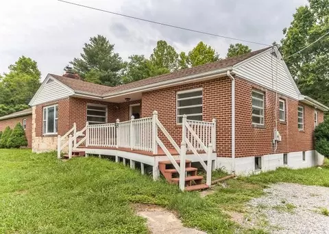 668 Paint Bank Rd, New Castle, VA 24127