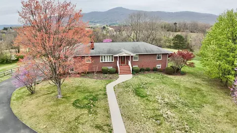 4071 Mockingbird Hill Rd, Roanoke, VA 24012