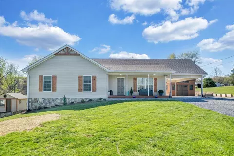 6627 Roanoke Rd, Fincastle, VA 24090