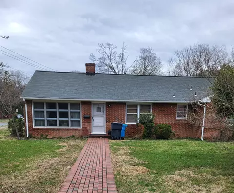 569 Dillard Rd SW, Roanoke, VA 24014