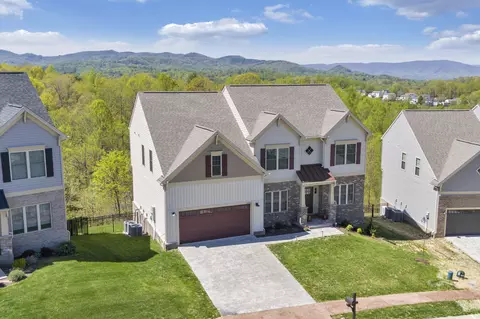 6946 Linn Cove Ct, Roanoke, VA 24018