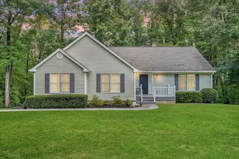 71 Woods Edge Dr, Rocky Mount, VA 24151
