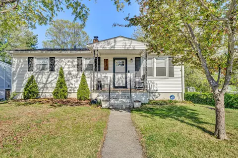 222 Braxton Ave, Salem, VA 24153