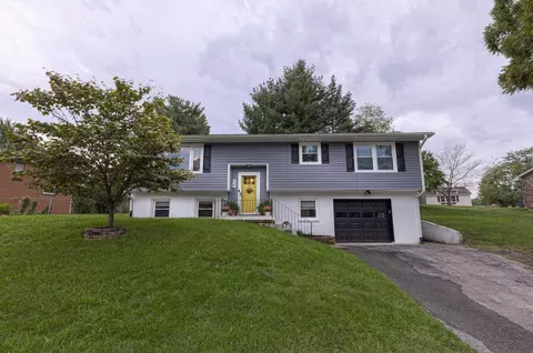 322 Ingal Blvd, Salem, VA 24153