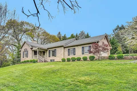 1367 Lakewood Dr SW, Roanoke, VA 24015