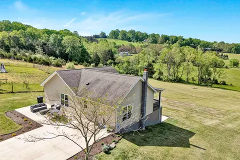 1410 Flowing Springs Rd, Buchanan, VA 24066 photo 5