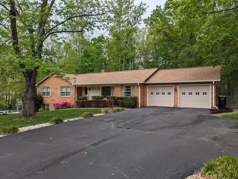 130 Oxford Cir, Rocky Mount, VA 24151