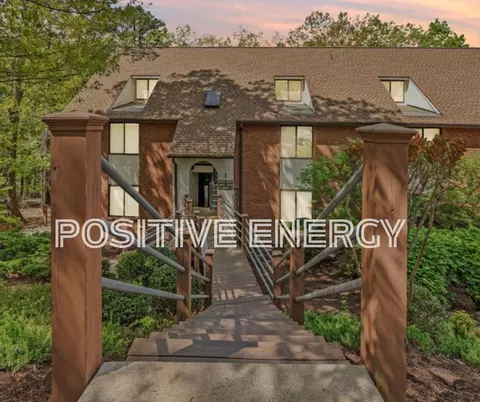 3377 Forest Ridge Rd, Roanoke, VA 24018