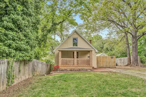 302 Forest Hill Ave NE, Roanoke, VA 24012