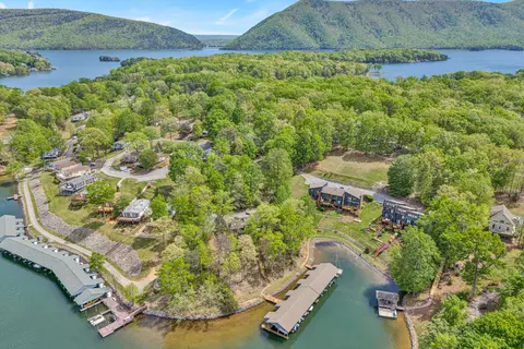 213 Saunders Point Rd #11, Huddleston, VA 24104