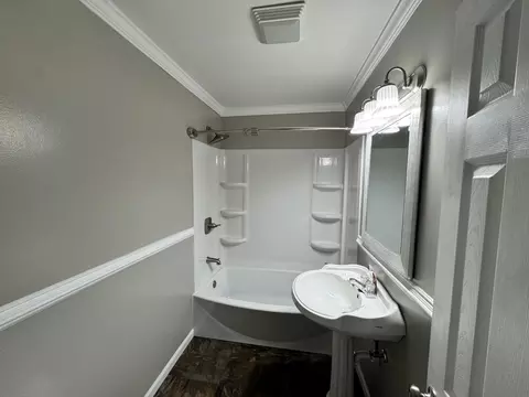 814 N N Rockbridge Ave, Covington, VA 24426 photo 8