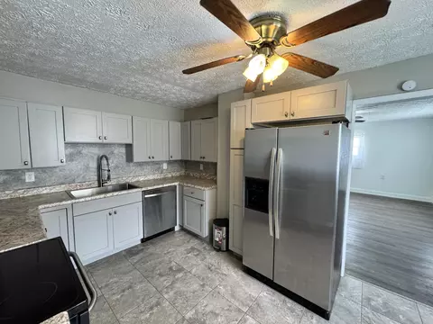 814 N N Rockbridge Ave, Covington, VA 24426 photo 4