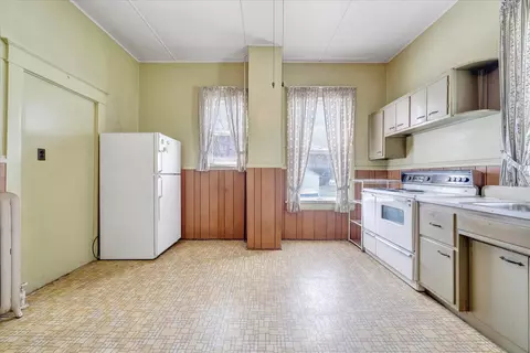 Kitchen - 616 Midland Trl, Covington, VA 24426 photo 1 of 4