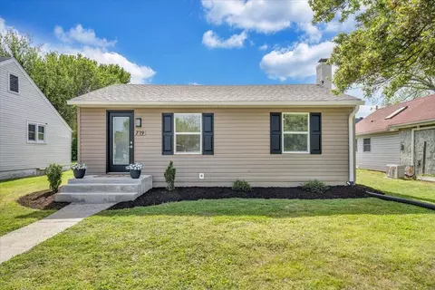 719 Delaware St, Salem, VA 24153