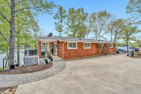 382 Blue Lake Rd, Union Hall, VA 24176