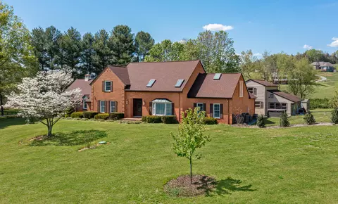 2902 Brughs Mill Rd, Fincastle, VA 24090