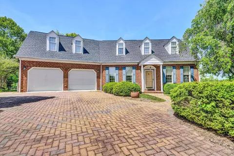 1301 Belle Aire Ln, Roanoke, VA 24018